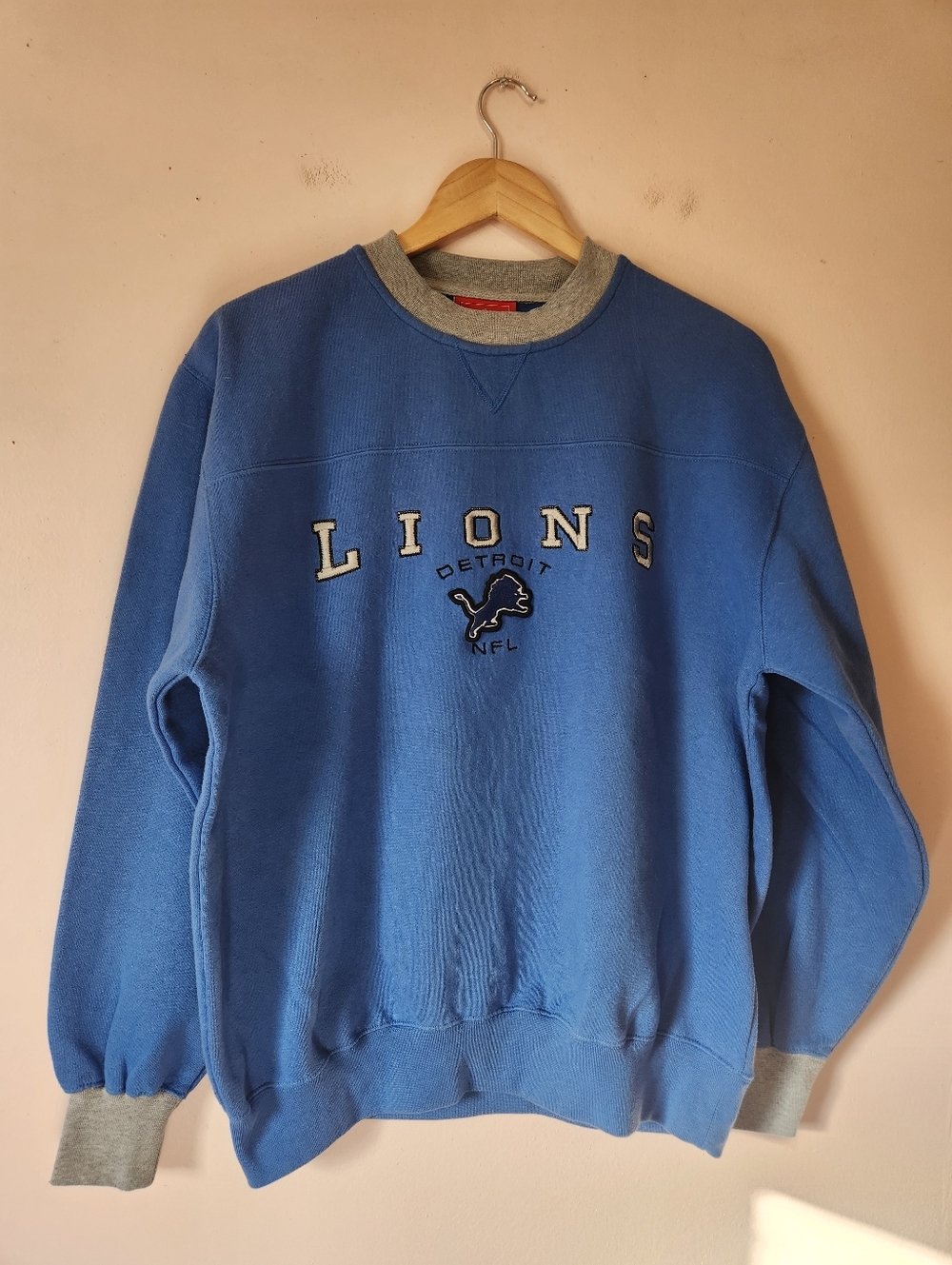 Vintage Detroit Lions NFL Crewneck Sweatshirt Medium VF Imagewear Blue Size M